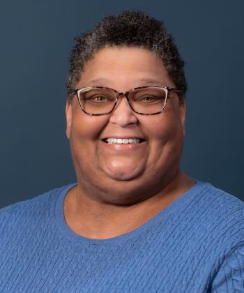 Headshot of Kelli Davis