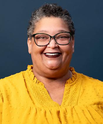 Headshot of Kelli Davis