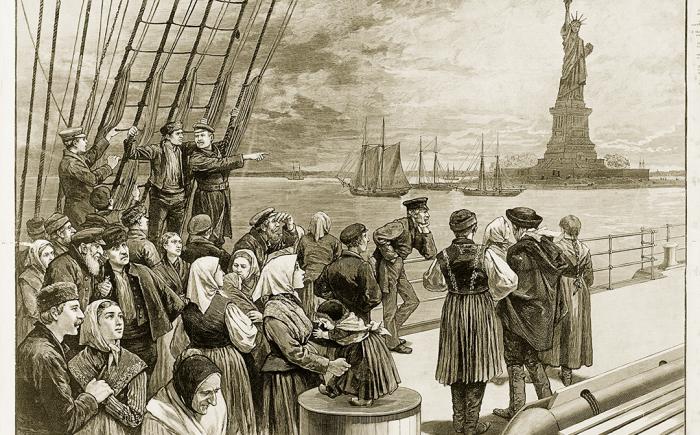 Engraving of men, women and children on a ship looking at the Statue of Liberty