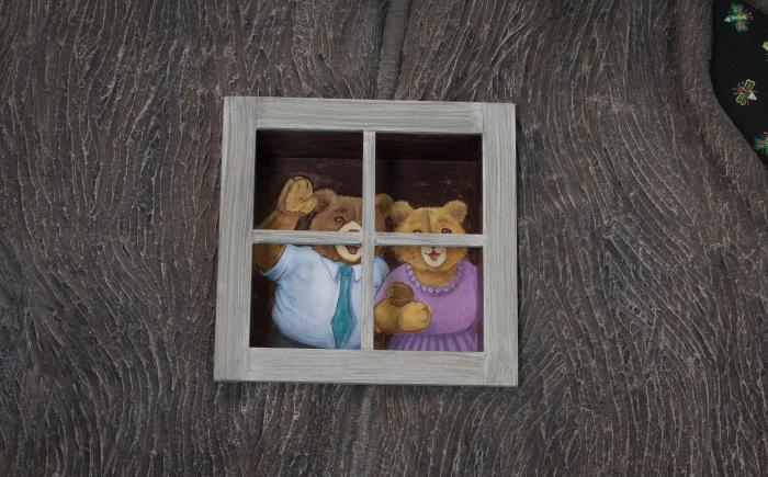 Wave hello to Mr. and Mrs. Bear!