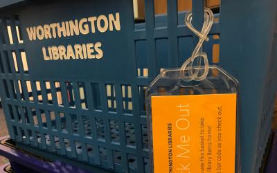Browsing basket with label and barcode